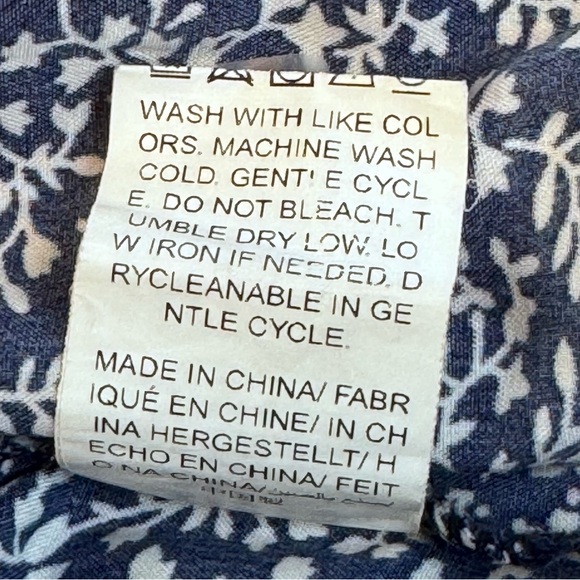 Emery Rose Navy Floral Print Blouse – Size 2XL - Picture 11 of 11